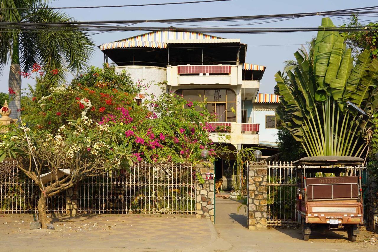 Here Be Dragons Hostel Battambang Exterior foto